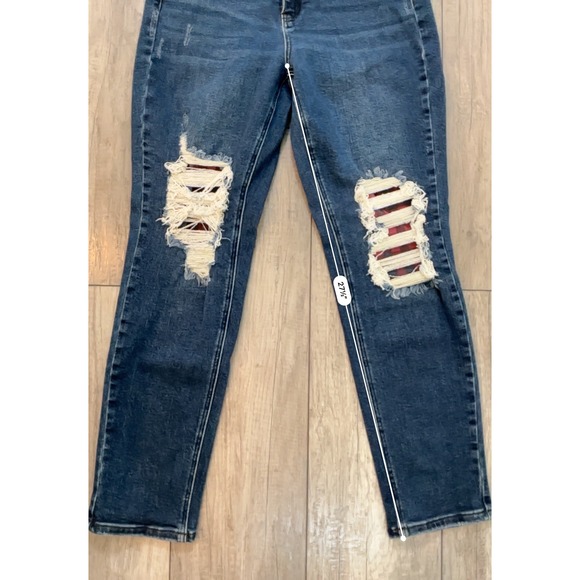 Judy Blue Jeans Boyfriend Fit Mid Rise Fit Sz 9/29 Dark Wash Distressed Ripped - Picture 3 of 7
